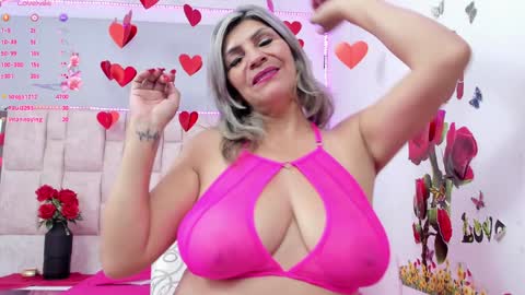 Snapshot of celeste_lincon chatting on February 7, 5:41 am Celeste Lincon online show from February 7, 5:41 am
