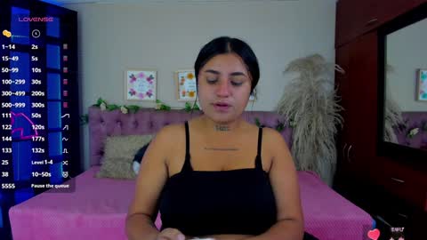 Snapshot of celeste_muller chatting on December 24, 1:17 pm celeste online show from December 24, 1:17 pm