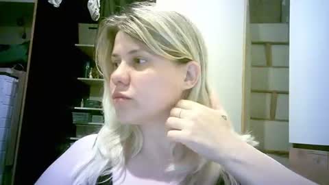 celeste_naughty_ online show from June 22, 10:44 am