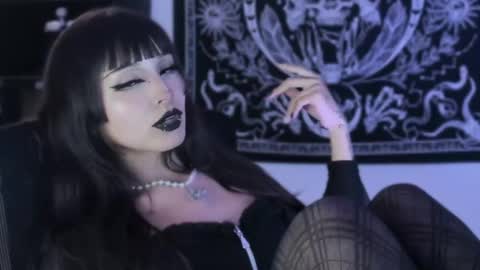   online show from May 5, 1:56 am