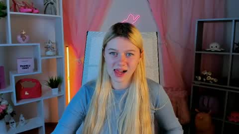 your cute kitty online show from April 30, 7:52 pm