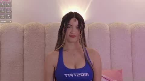 celestte_vanegas online show from June 4, 6:03 pm
