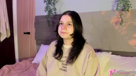Hello guys my name is Sofi and Lizzie and  Vanessa online show from April 28, 4:06 am