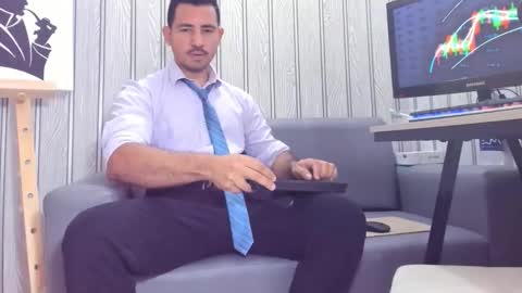 Cesar online show from March 4, 4:26 pm