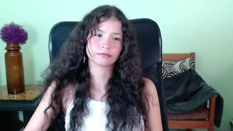 Chalon  online show from May 1, 8:58 pm