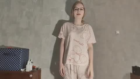 Lia online show from March 5, 7:50 am