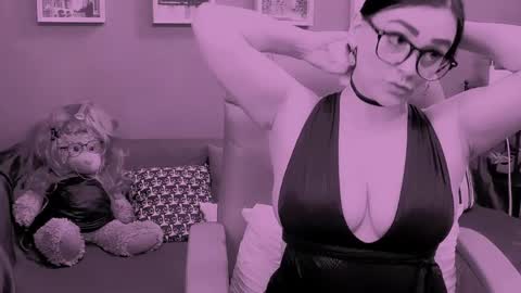 The Queen online show from June 7, 11:32 pm