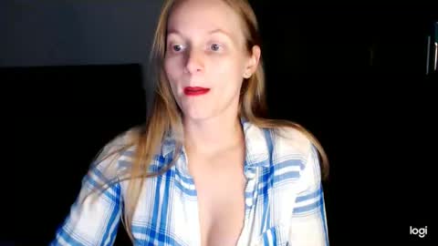 Snapshot of chanti_lovee chatting on October 27, 8:53 pm We Vibe  Device that vibrates at the sound of Tips and makes me wet. vibe lush edging daddy lovense online show from October 27, 8:53 pm