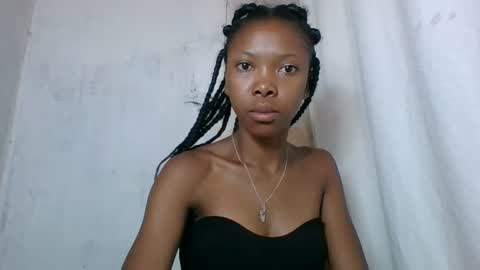 chariola0101 online show from January 24, 12:52 am