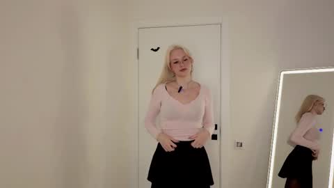 Tessa online show from May 30, 8:13 am