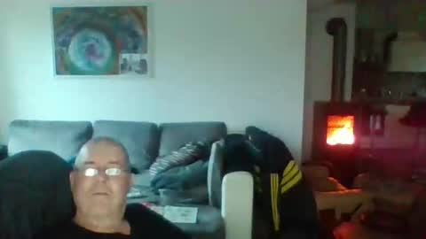 charles6064 online show from November 18, 7:11 am