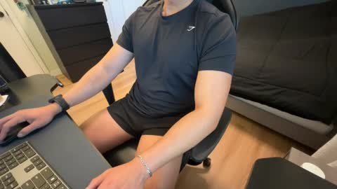 charliekkw online show from May 14, 6:17 pm