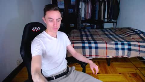 carlos reyes online show from February 2, 1:45 am