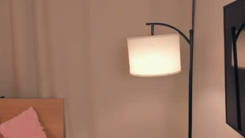 Yumi online show from May 1, 9:42 pm