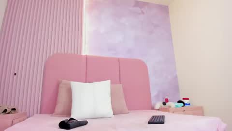 charlotaura online show from June 13, 5:23 pm
