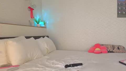 charlottacardi online show from March 12, 5:22 am