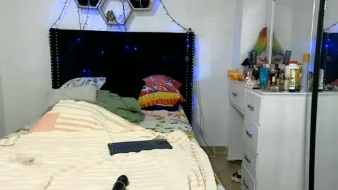 charlotte_027 online show from June 26, 3:01 am