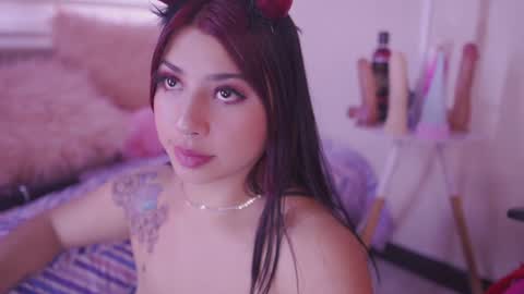 Charlotte  online show from January 28, 9:40 pm