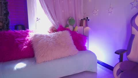 Charlotte  online show from January 7, 7:17 pm