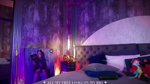 Charlotte online show from November 6, 7:17 pm