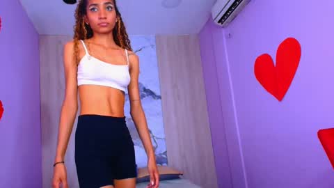 Snapshot of charlotte_love10 chatting on February 21, 6:59 pm CHARLOTTE online show from February 21, 6:59 pm
