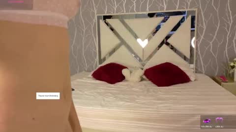 charlotte_rivers online show from April 20, 12:08 pm