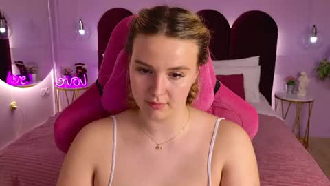 charlotteatwood online show from June 11, 12:43 am