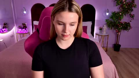 charlotteatwood online show from May 5, 4:35 pm