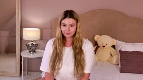 charlotteatwood online show from June 14, 4:09 pm