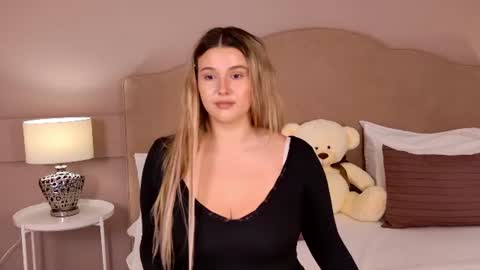 charlotteatwood online show from August 4, 4:36 pm