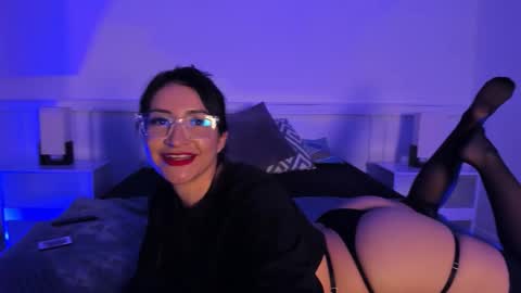 Charlottee01  online show from February 11, 11:58 am