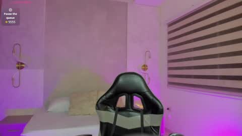 Charlottee online show from May 14, 4:43 am