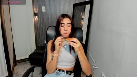 charlotteking8 online show from March 12, 11:25 am