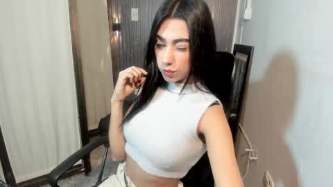 charlotteking8 online show from March 16, 11:36 am