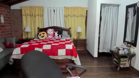 Charlotte online show from April 22, 2:52 am
