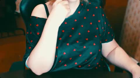 Snapshot of charlottextasty chatting on October 21, 11:59 am CharlotteXTasty online show from October 21, 11:59 am