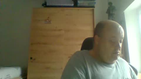 charly online show from December 15, 7:48 am