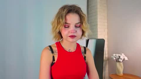 Maya online show from October 17, 3:27 pm