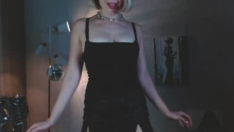 Michelle  online show from August 2, 6:04 am