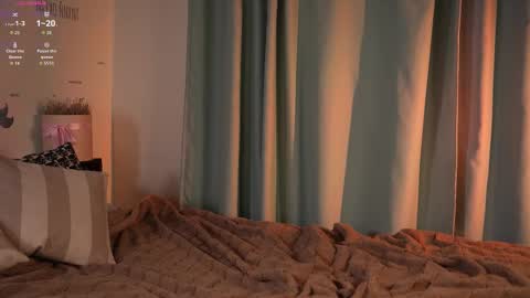 Belle and Miley online show from March 21, 5:28 pm