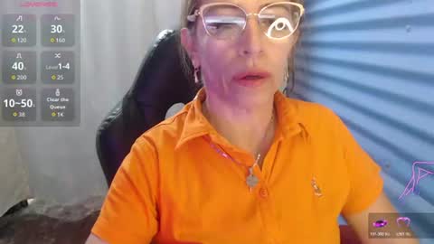 CHAYLA VICTORIA RUIZ  online show from June 15, 2:42 pm