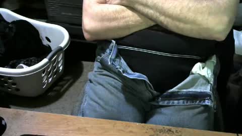 Snapshot of chefy999 chatting on February 16, 6:54 am chefy online show from February 16, 6:54 am