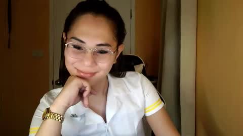chelly4u69 online show from April 7, 10:34 pm