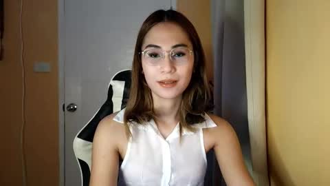 chelly4u69 online show from January 19, 5:39 am