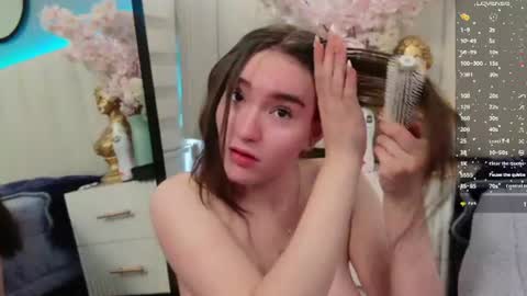 chelsea_bolton_ online show from June 25, 1:05 pm