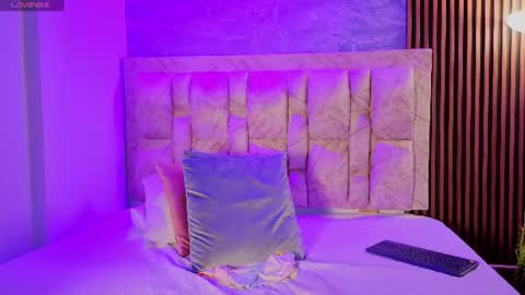 chelsea_dalea online show from July 7, 9:30 pm
