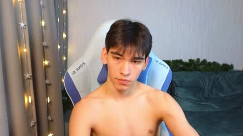 Snapshot of chem1ko chatting on February 2, 9:51 am LUCASRYANPVT IS OPEN online show from February 2, 9:51 am
