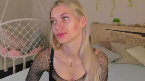 cherry_pr1ce online show from July 21, 11:29 pm