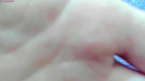 Mia online show from November 17, 8:17 am