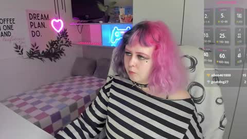 Sarah online show from March 8, 9:30 pm